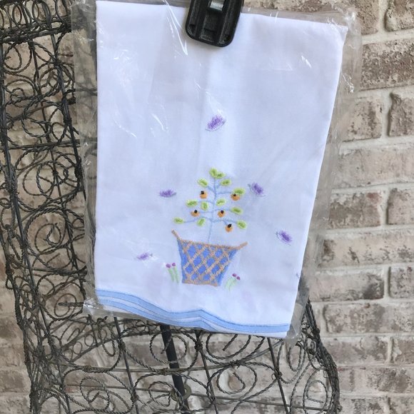 Lillian Vernon Hand Towels Set of 2 New Easter - Picture 7 of 11